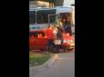У Одесі побилися водії автобуса та іномарки (відео 16+)