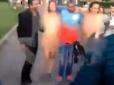 Здавалося б, далі неможливо: Росіянки здивували позуванням з іноземцями у вбранні Єви (відео 16+)