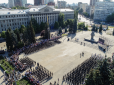 Завтра вони мали стати 
